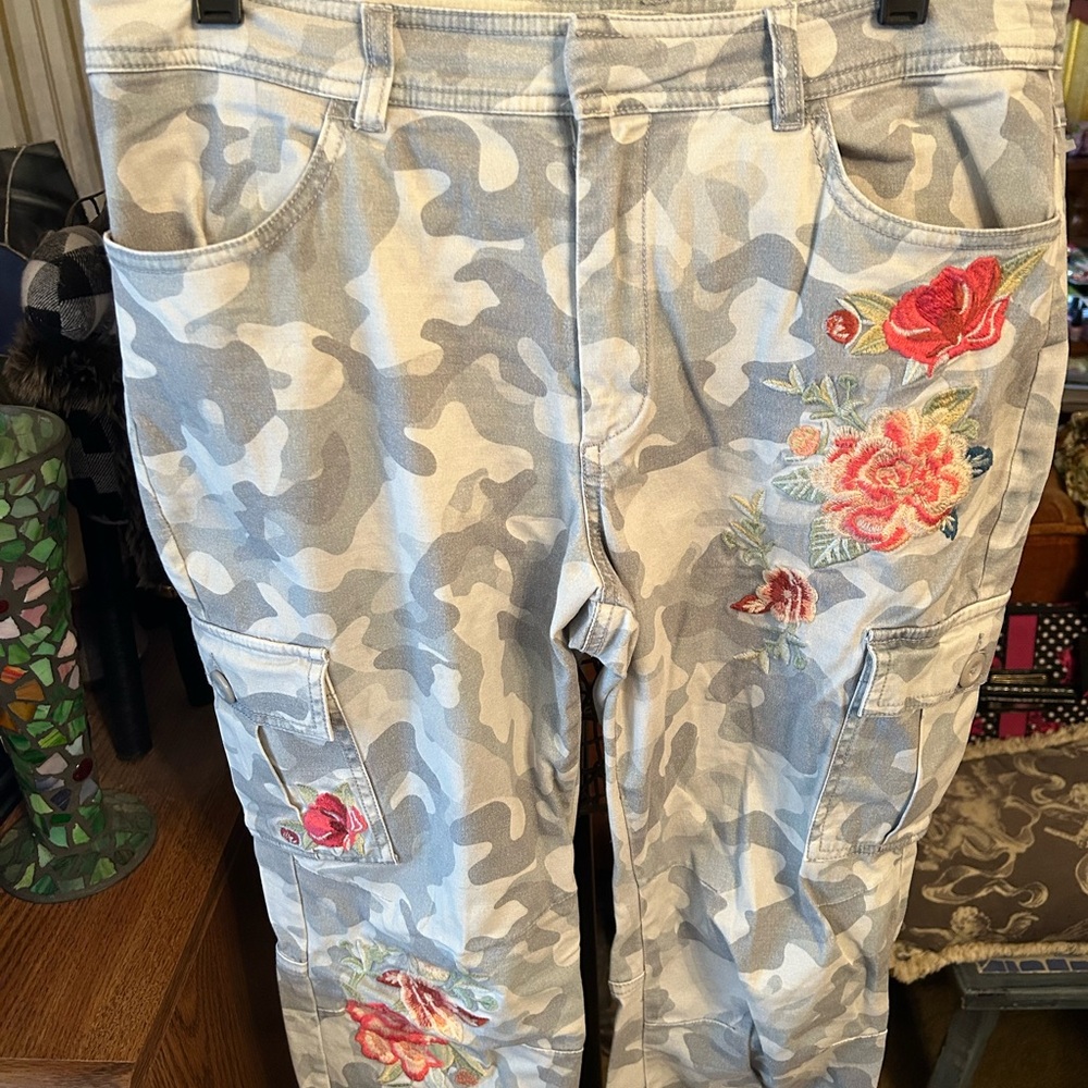 Sundance Gray Floral Embroidered Jeans